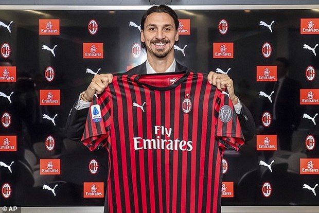 Zlatan Ibrahimovic chinh thuc tro lai AC Milan sau 8 nam xa cach hinh anh 1