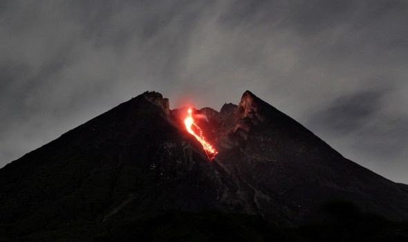 Indonesia: Nui lua Merapi tinh giac de doa cuoc song nguoi dan hinh anh 1